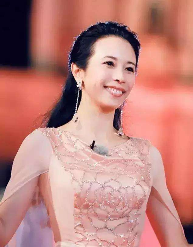 莫文蔚最美的星女郎,星女郎出身