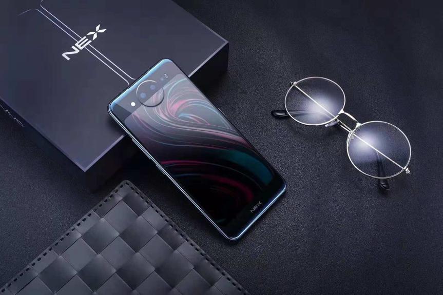 手机水滴屏是不是容易烂,最近很火的手机水滴屏