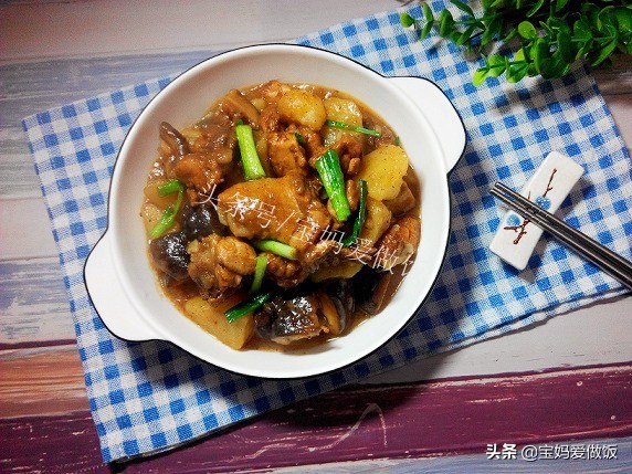 香菇土豆鸡肉最好吃的做法,鸡肉焖土豆香菇做法