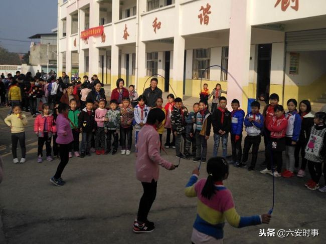 孩子们运动会取得好成绩,小小运动会赛出好风采