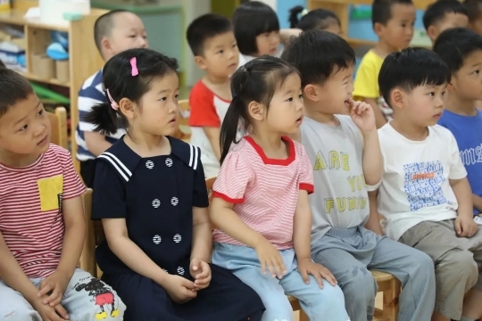 手绘长征路,重走长征路主题绘画线稿