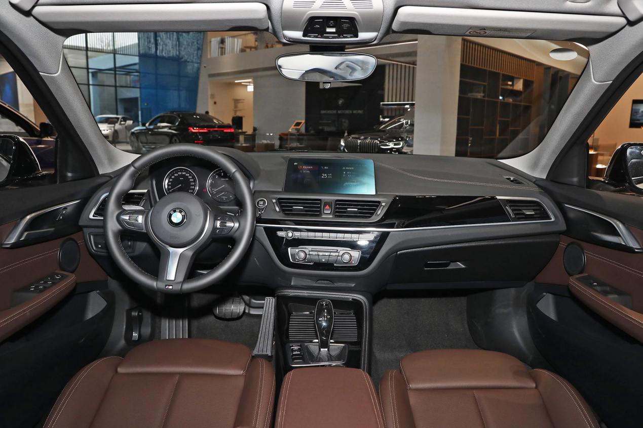 宝马2020款120im运动套装测评,宝马2021款120im运动曜夜版