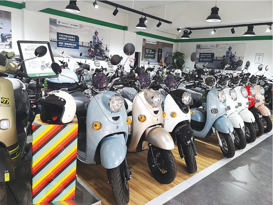 旧国标电单车上牌时间今日24时截止 明起车管部门不再办理相关注册登记,消费者购买二手车要谨慎