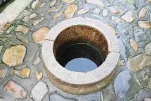 农村井坑可以填平么有啥讲究,农村自家的井不用填着有什么讲究