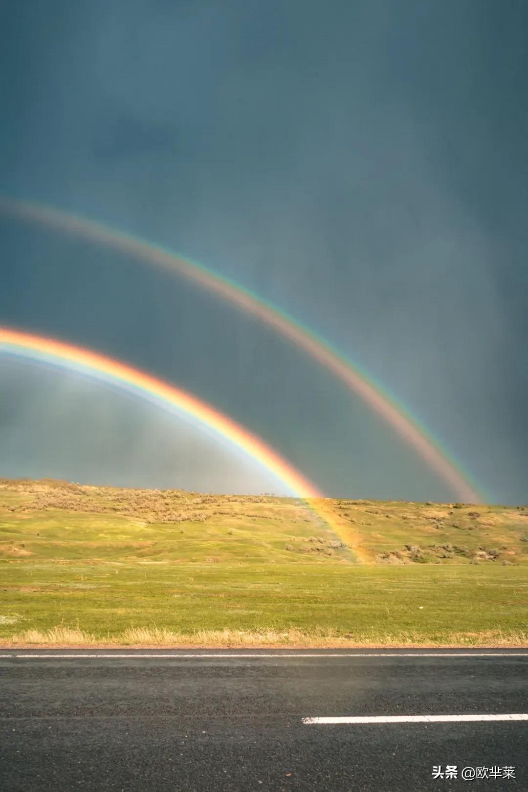 那些彩虹的摄影碎片，反射着诗的光芒。