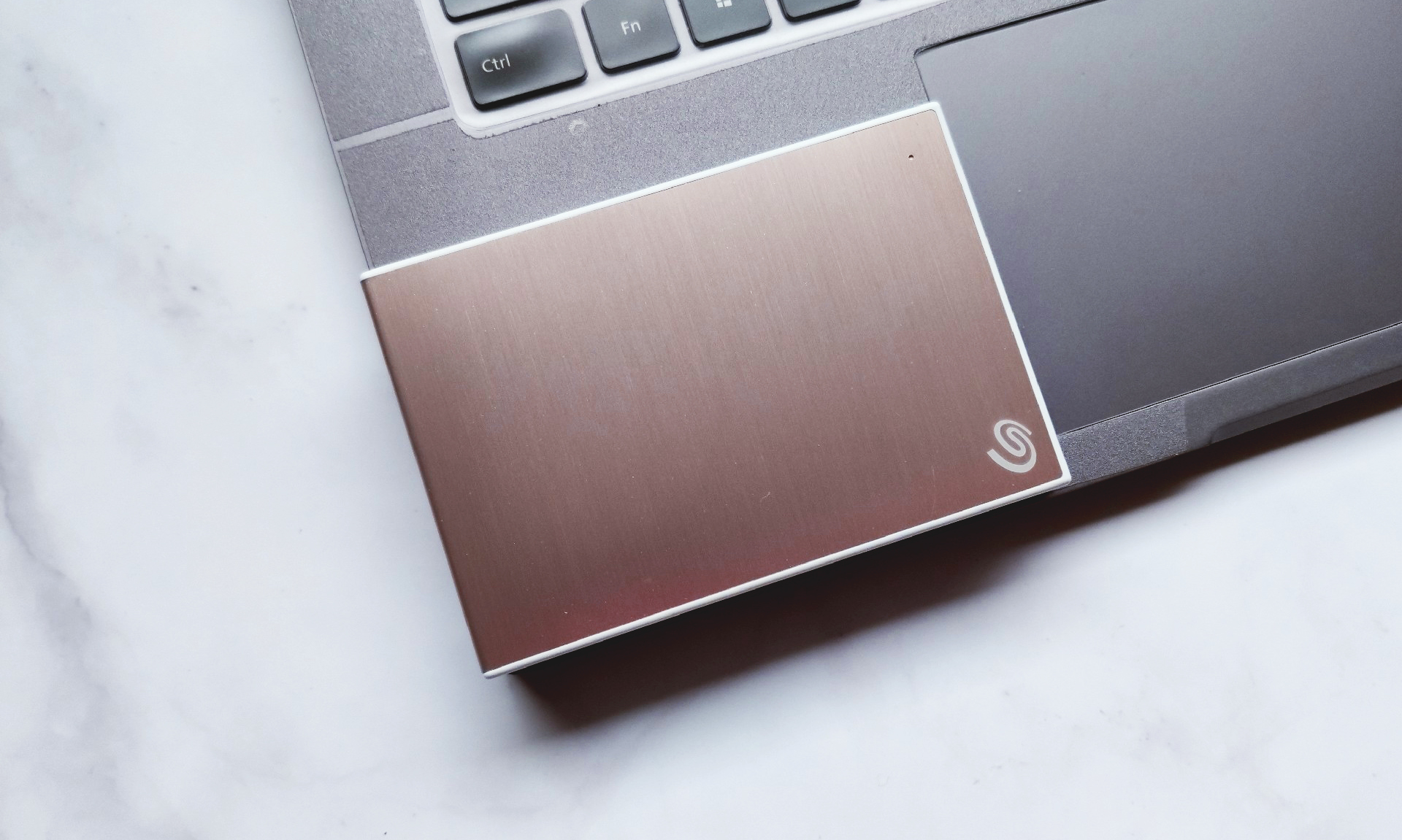 希捷1000g移动硬盘评测,希捷加密硬盘铭系列