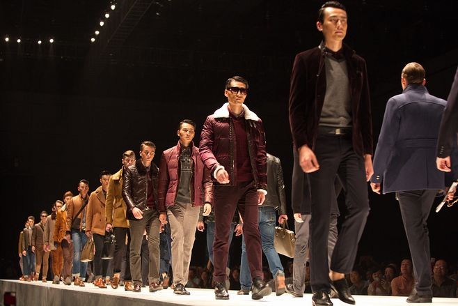 安踏男装热销第一名,劲霸男装品牌发布会