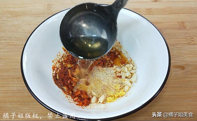 神奇的酸辣粉这样做才好吃,想吃酸辣粉自己在家两分钟搞定