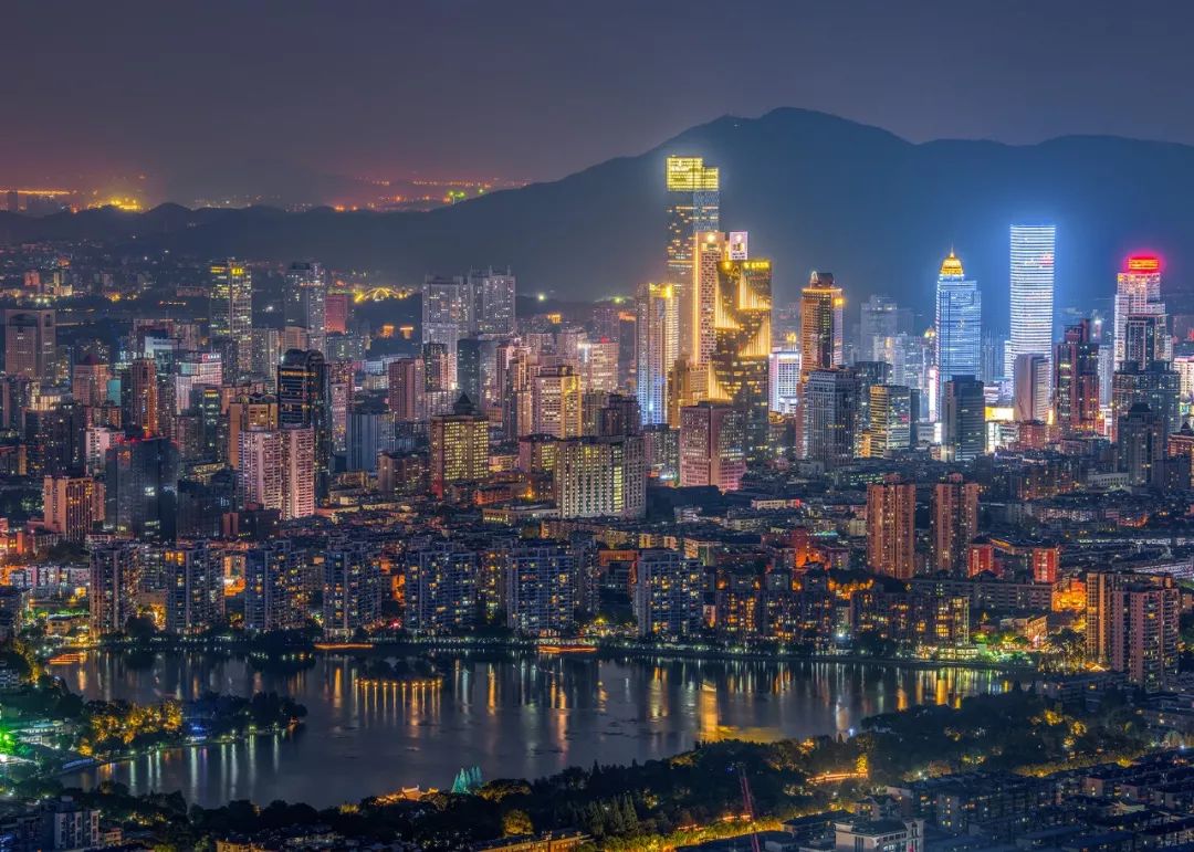 南京历史感沉重的古都,烟水南京