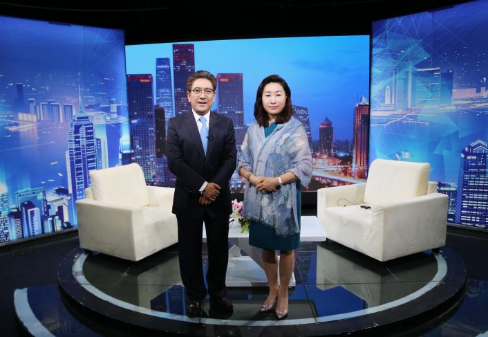 “上海莱玉诗实业”董事长张美峰做客《信用中国》