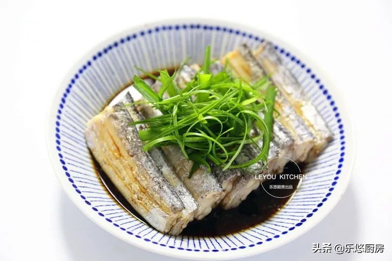 带鱼段油炸的蒸带鱼家常做法,蒸带鱼怎么做好吃又简单家常做法