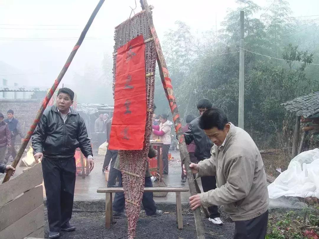 前年我有个朋友说去连城过年,到现在还没有回来