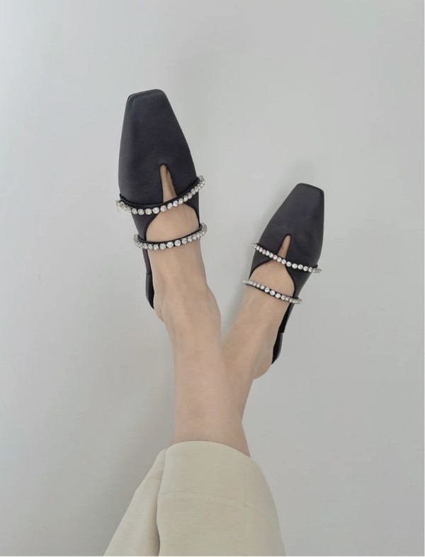 今天推荐几款zara凉鞋,zara和ur同款