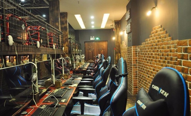 为什么网咖的电脑比家用的流畅,网咖配置再高吃鸡也没家里流畅