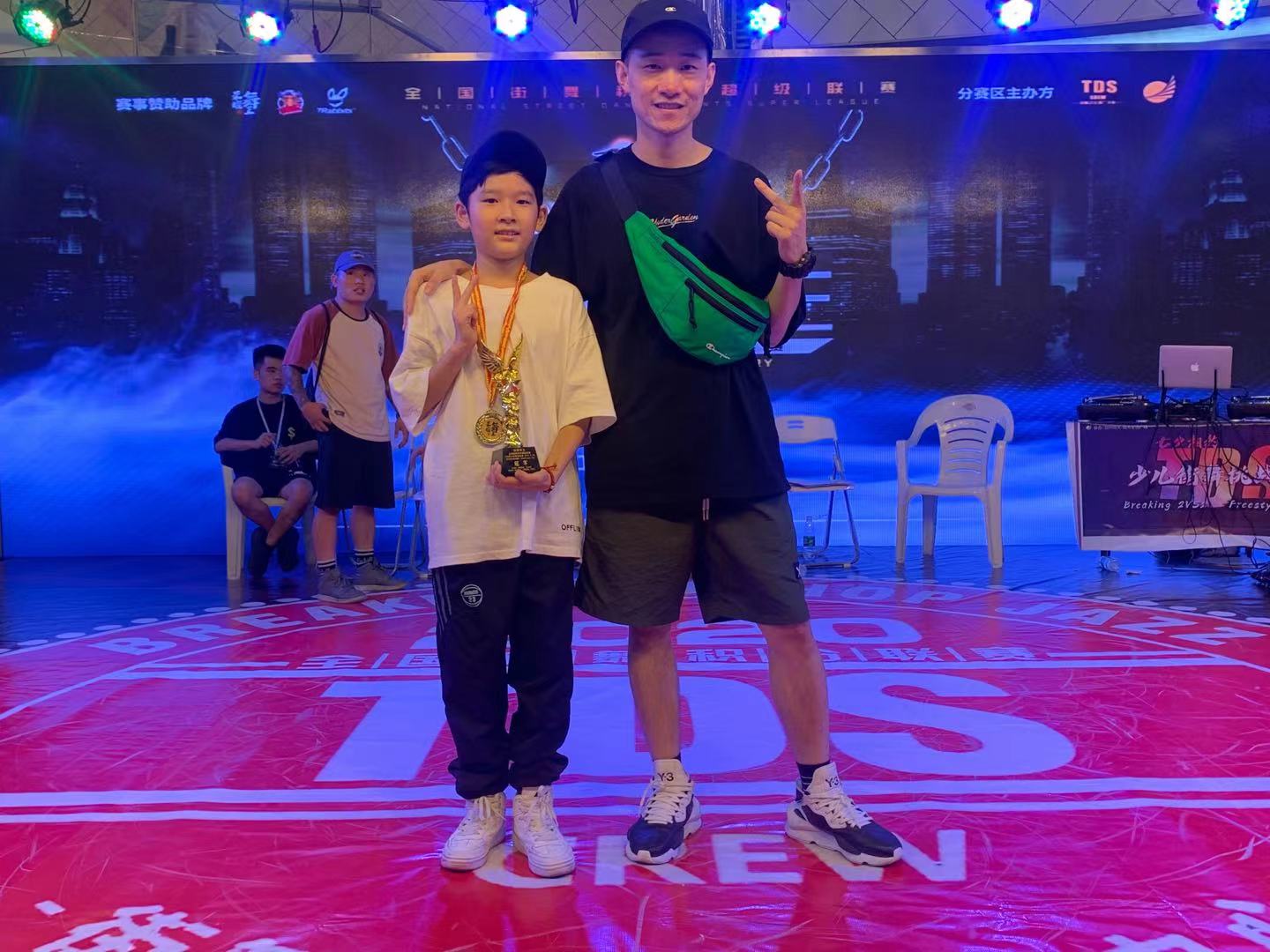 舞者专访|小伟：我太喜欢跳舞了