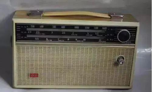 我与父母的一段往事,我和我的父辈四个故事分别简介