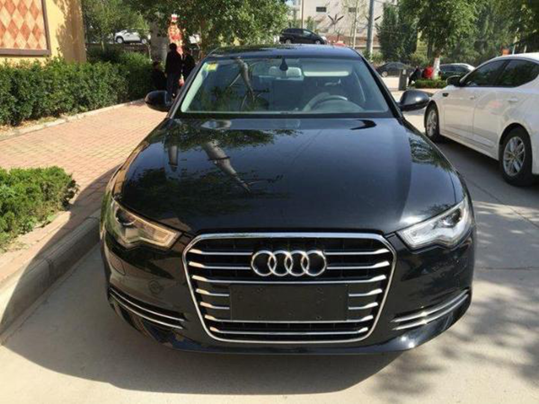 奥迪a6l为啥不买黑色,奥迪a6l买不买4驱