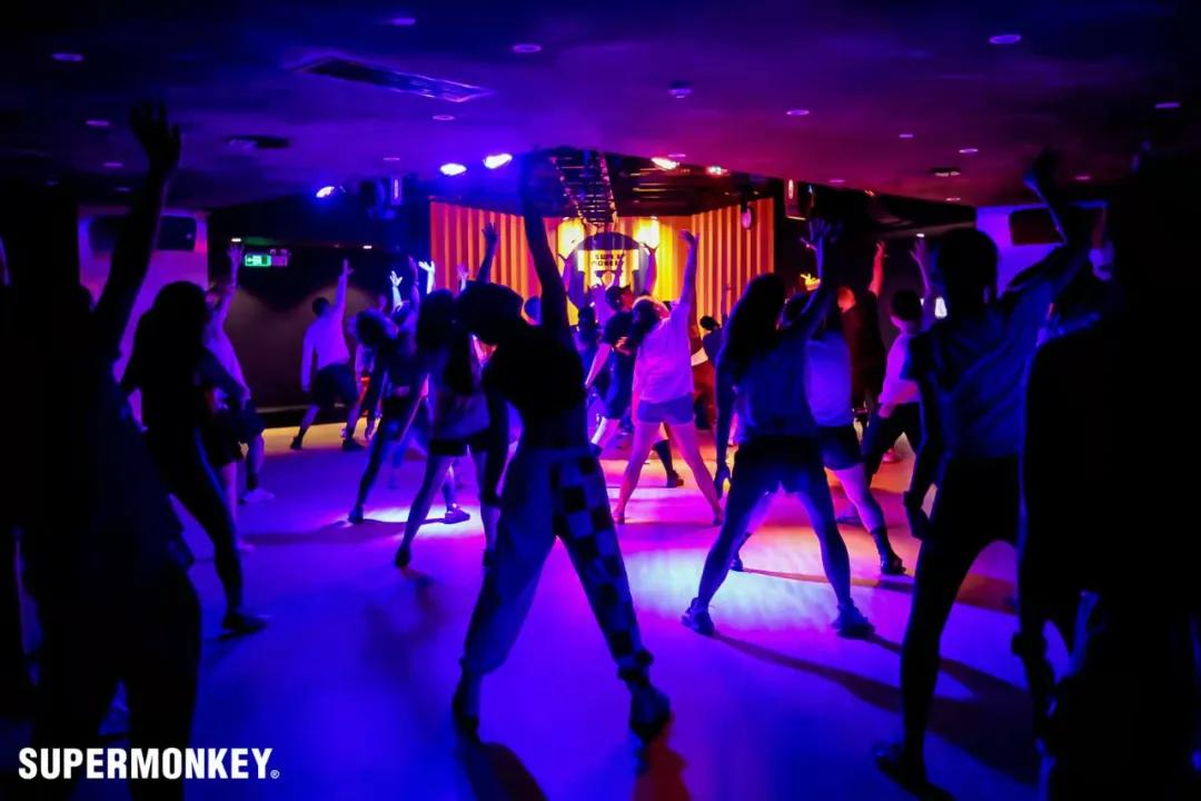 「2021冬季甩肉燃脂指南」，大上海时代广场和你一起遇见更好