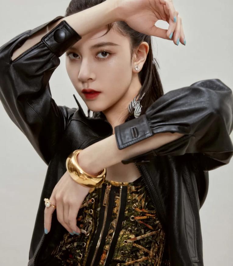 她看男人眼光一般,但对于穿搭的品味可真是绝了