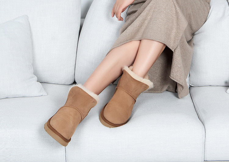 雪地靴踩到雪后有白痕怎么办,雪地靴踩到雪后发白怎么办