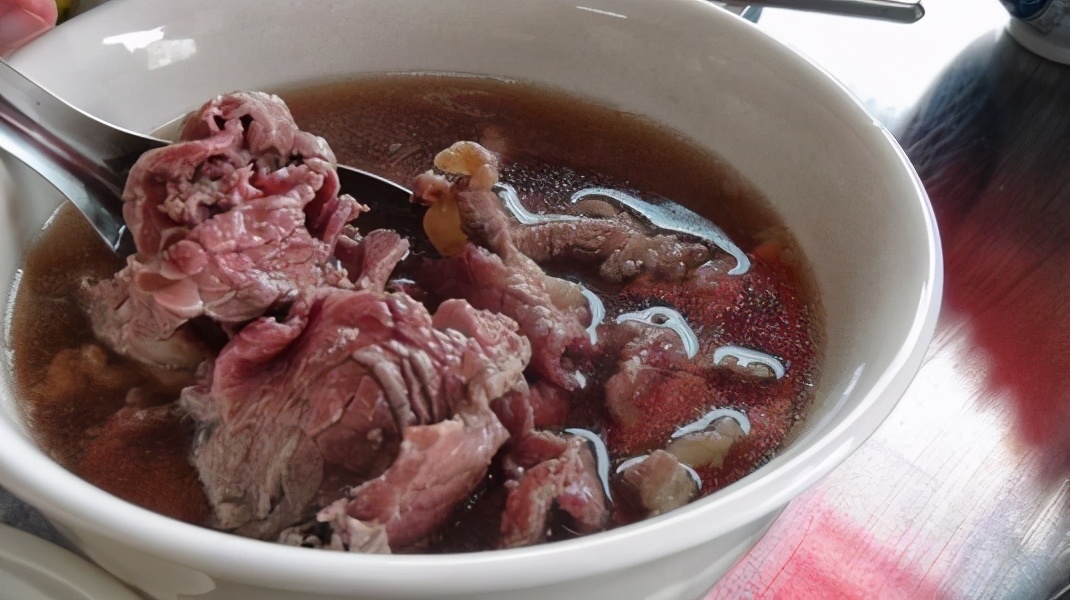 羊肉致癌的几率有多大,吃多了牛羊猪肉易得癌应怎样化解