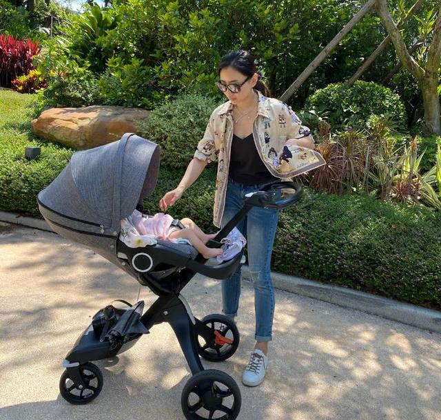 何雯娜重回幼儿园照片,何雯娜晒泳装孕照自曝胖了20斤