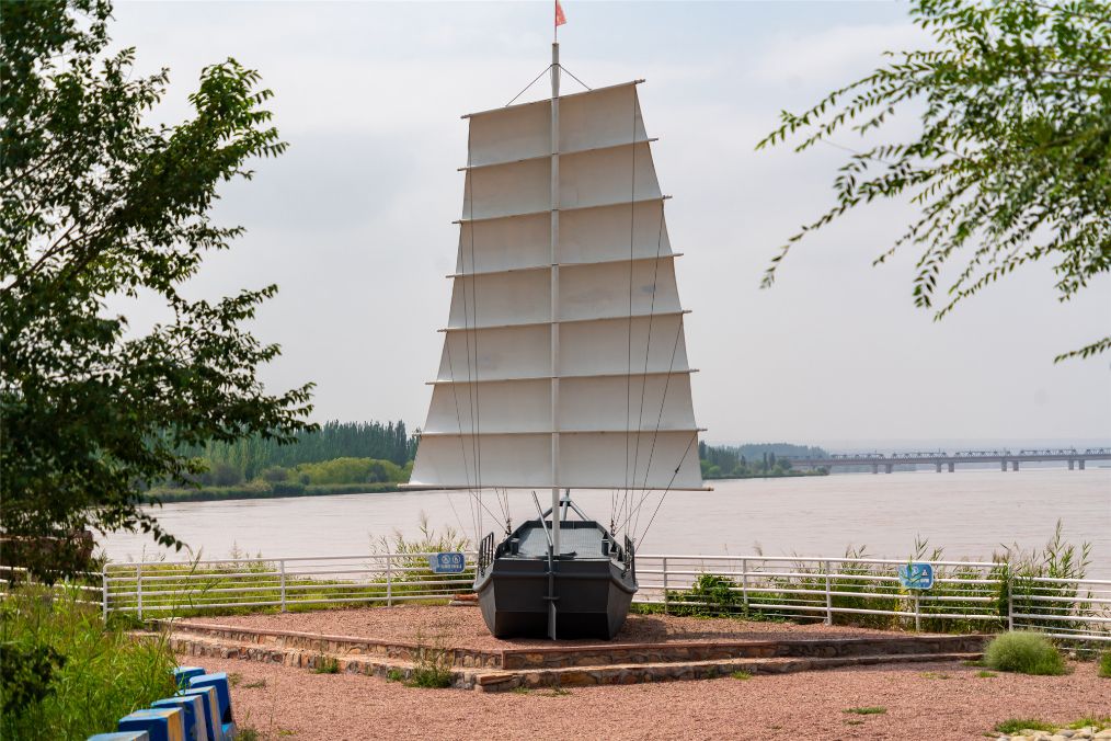 她是滔滔千里黄河的宠儿,阴山之下、河套之上的掌上明珠