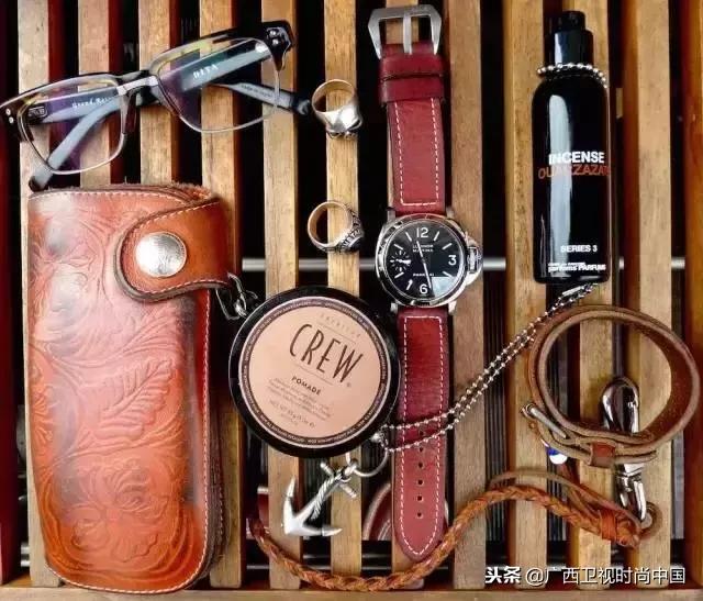 男士怎么选钱包技巧,钱包牌子男士排名