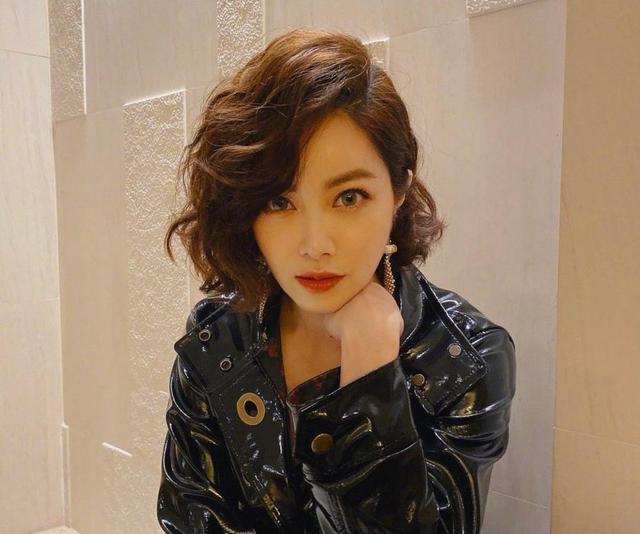 女星徐怀钰宣布复出,昔日天后现状曝光徐怀钰