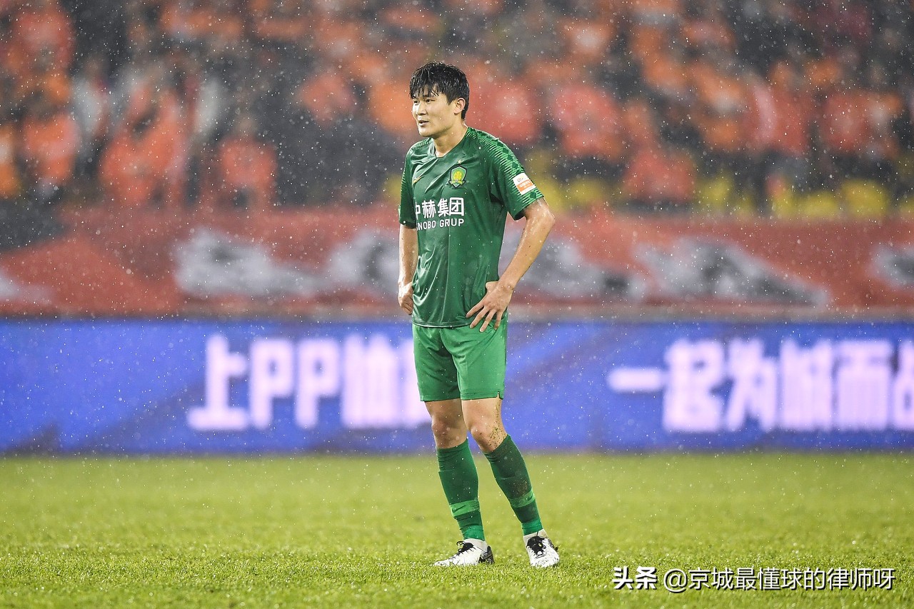 金玟哉入选年度最佳后卫,韩国队后卫金玟哉为啥没去亚洲杯