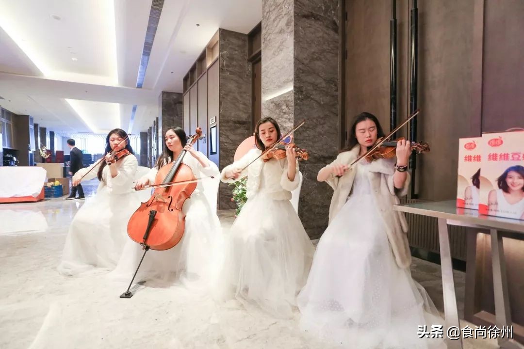 徐州云龙湖阿喆米线排队现场,云龙湖阿喆米线万象汇还开吗