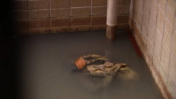 水网改造开了水阀造成房子被淹,因为楼上私自改装水阀致楼下被淹