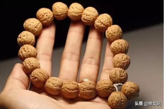 文玩小核桃手串正确盘玩方法,文玩小核桃手串蚂蚁纹