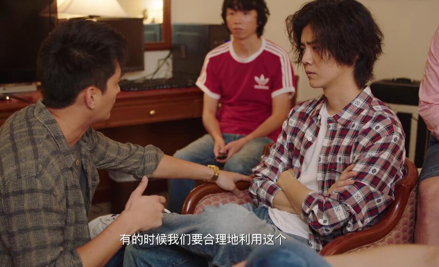 穿越火线许蔚为什么不救肖枫,穿越火线电视剧许蔚为什么变坏