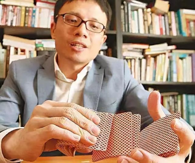 1百元赚到一百万,一百人民币去澳门换钱