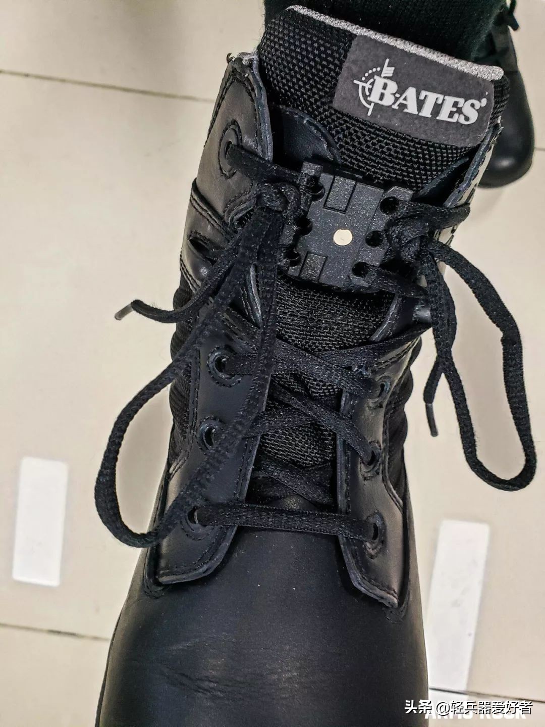 军靴防水测试,军靴透气性