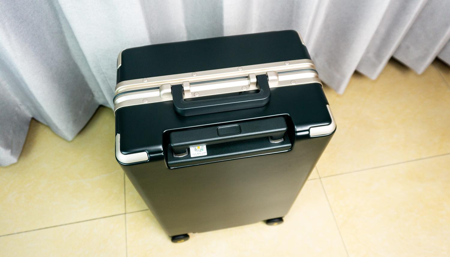 我试了一下，用地平线8号POWER拉杆箱装PS5代路由器刚刚好