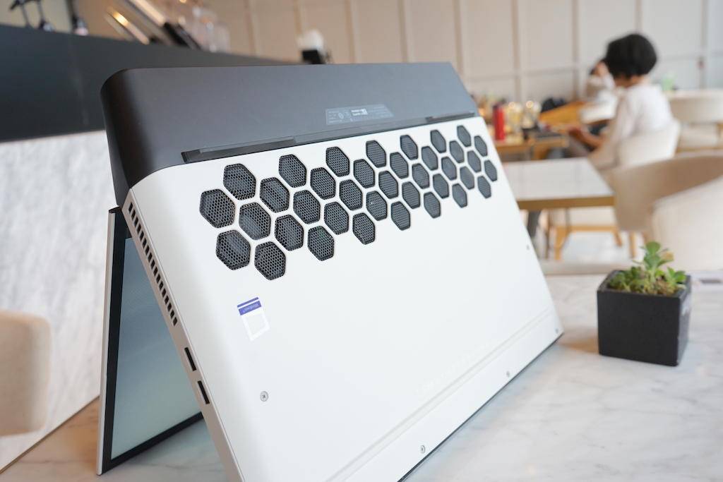 给你40000块，你是选择买一台这样的笔记本还是北京的一个平方