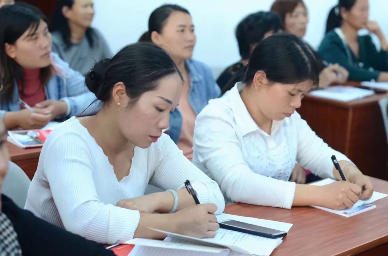 为30万妇女提供就业、入职宣誓提升职业认同感...“妇字号”家政企业这样打造“湘女”名片