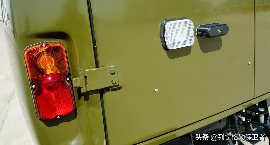 综合研判苏军UAZ-452型1吨级越野指挥车技战术（1）