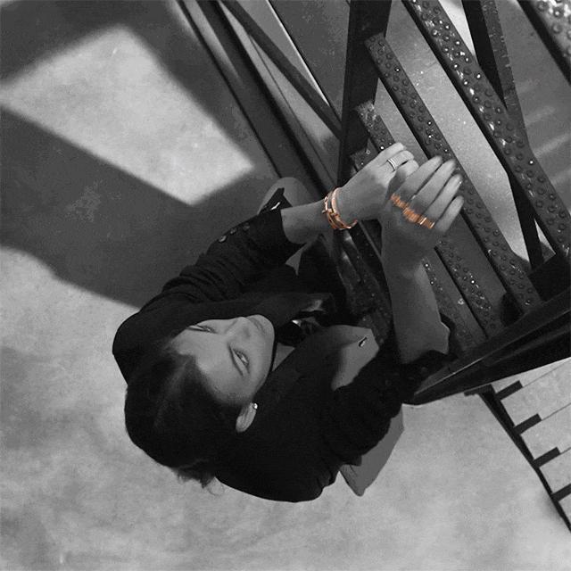 那些戴大耳环的女人,tiffanyt1手镯佩戴