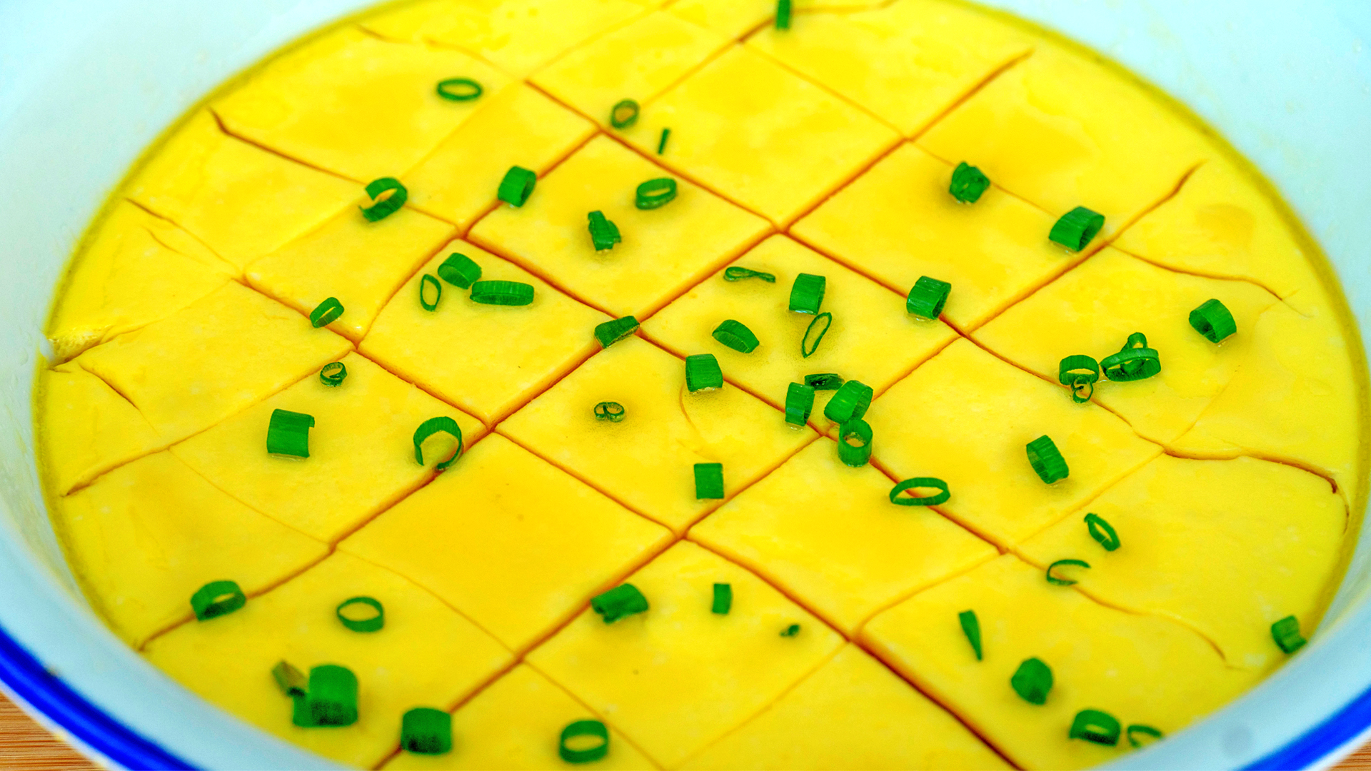 买鸡蛋是挑大的好还是小的好,买鸡蛋时买几个才不会尴尬