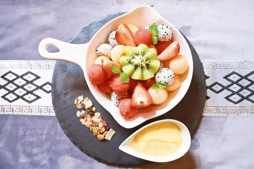 如果你想体验一把虎口吃鱼子酱，合肥这家店可以满足你！