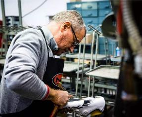 宽脚穿aj要不要大一码,脚宽穿aj需要大半码吗