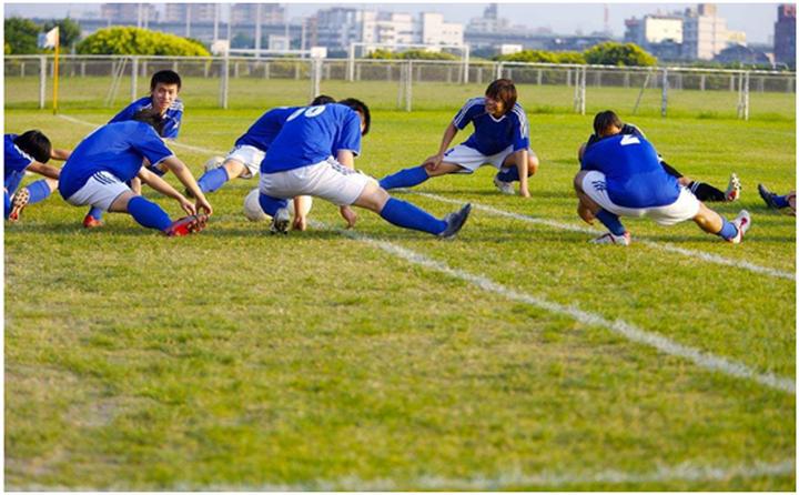 怎么提高踢球水平,中年人踢球怎么练耐力