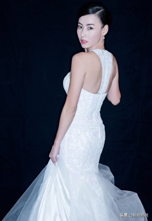 张柏芝张天爱抢着穿的时尚新宠“砖头鞋”来袭，毕竟增高还不累脚