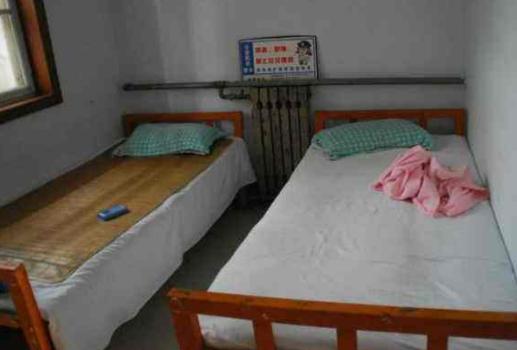 火车站低价旅馆大揭秘,火车站附近的小旅馆有多可怕