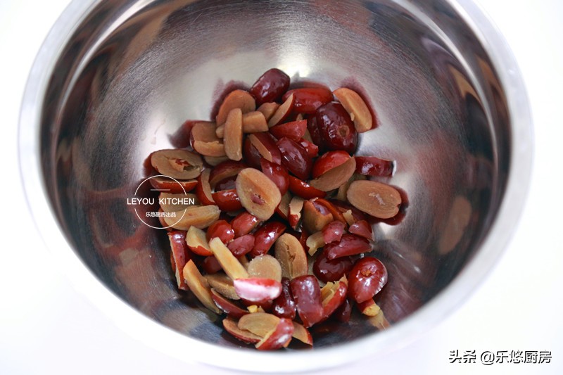 用电饭锅做枣糕如何不回缩,电饭锅做枣糕需要多长时间能熟