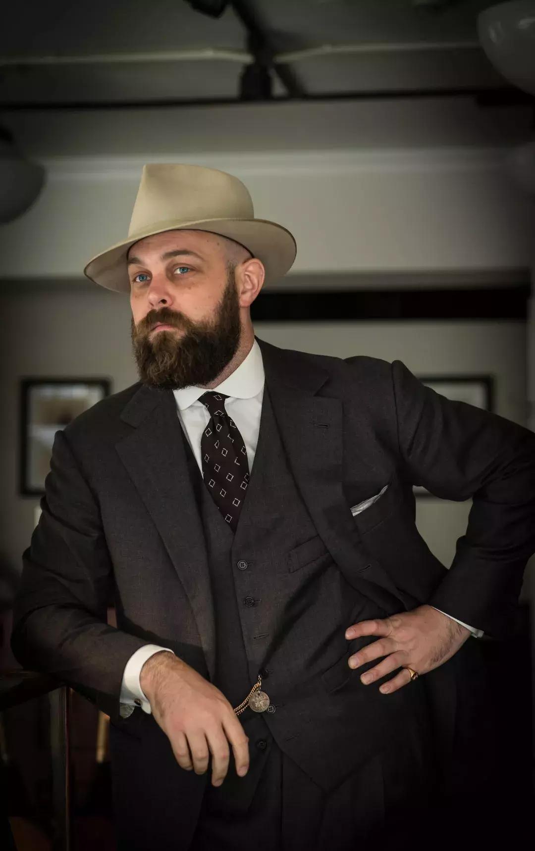 适合肥胖人穿的西服,既然身高改变不了那就改变身材