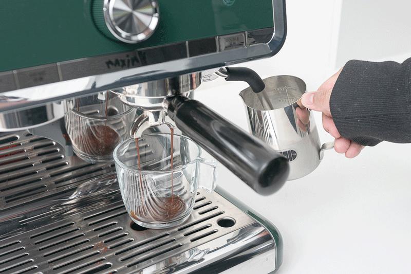 半自动意式咖啡胶囊咖啡机哪个好,胶囊咖啡机半自动和全自动的区别